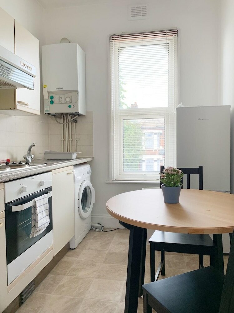 Фото 20 Forest Drive West Apartments