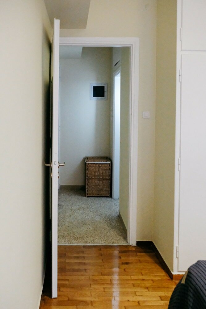 Фото Newly Renovated Athenian Apt