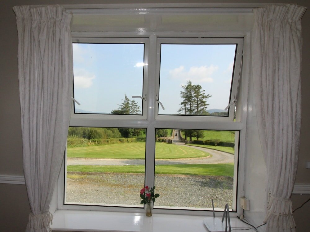 Фото Alcorn's farmhouse 10 mins from beach