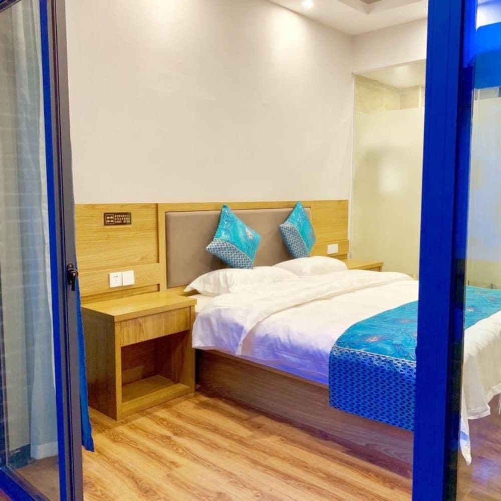 Фото Yangshuo Qingyunge Hotel