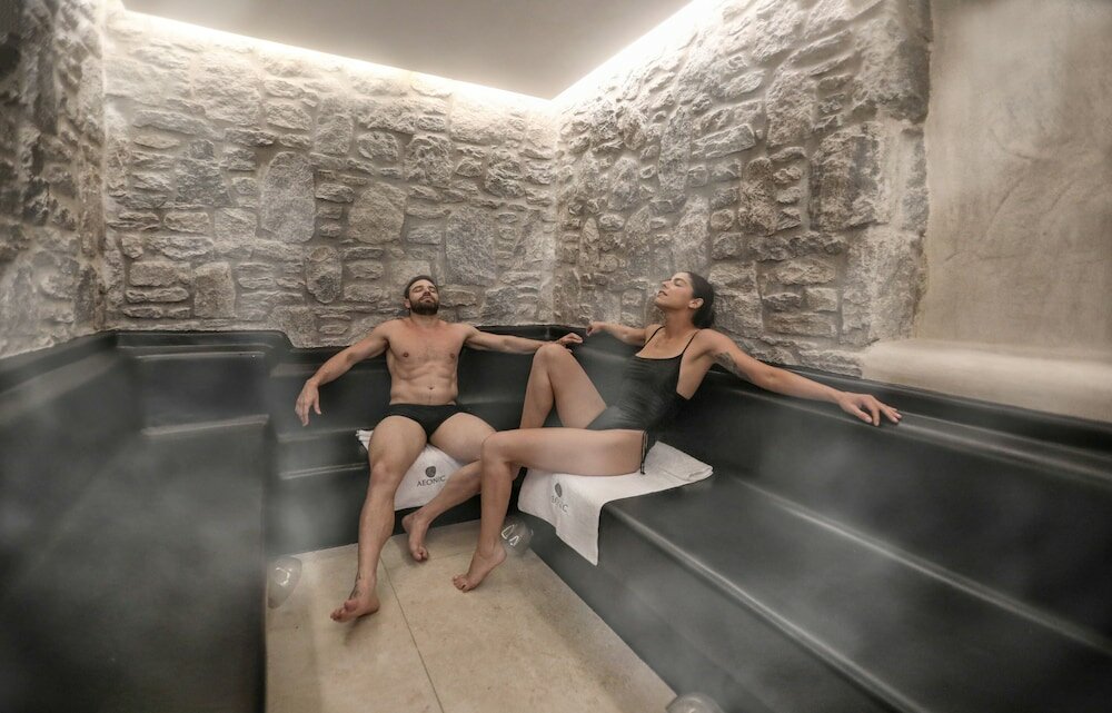 Фото Aeonic Suites and SPA