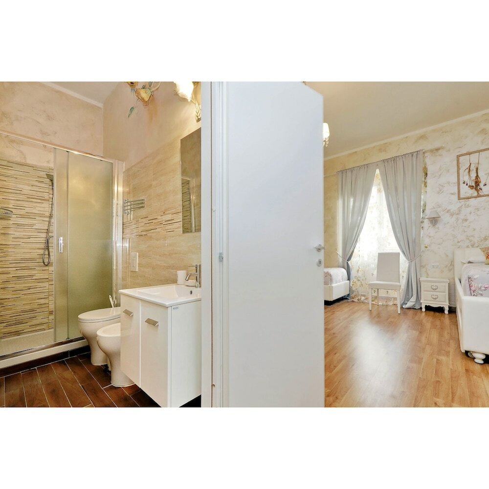 Фото Chilling Hot Tub Suite