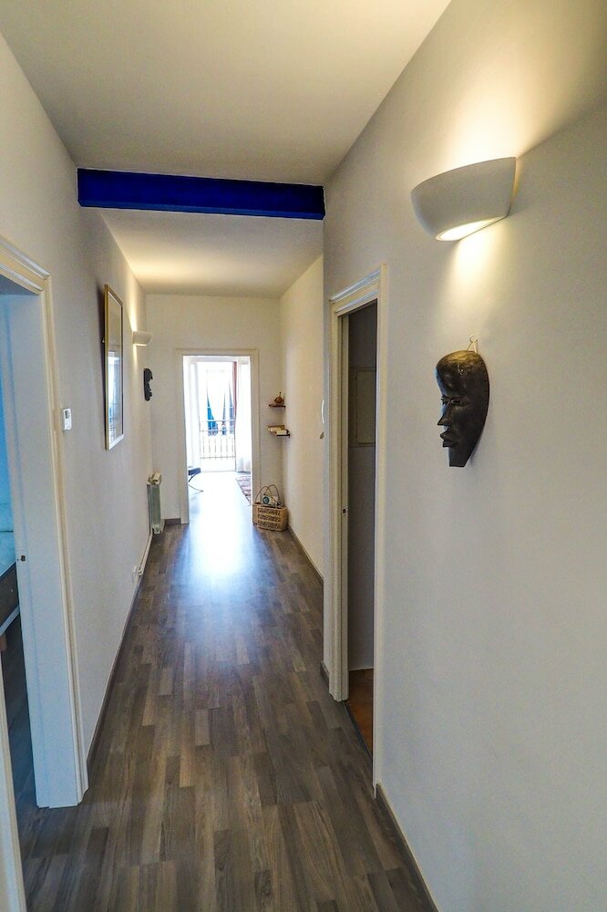 Фото Sitges Group Blue and White