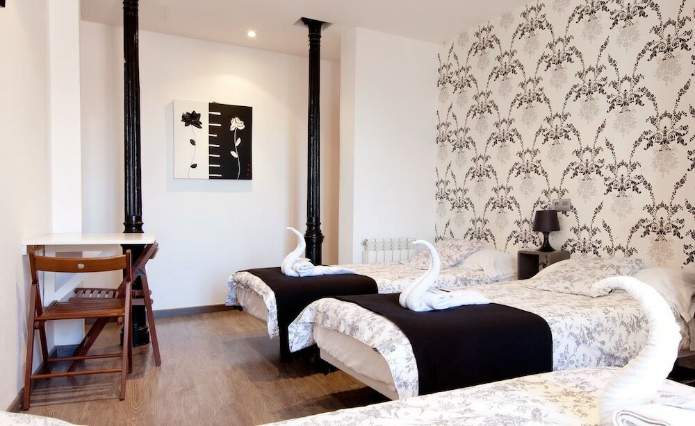 Фото Hostal Abril