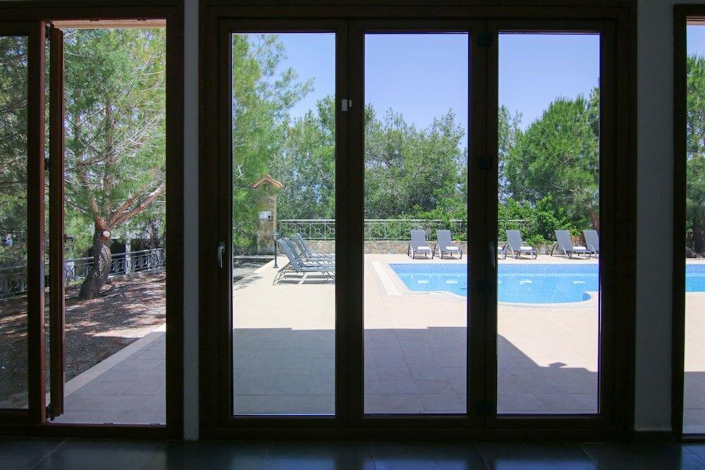 Фото Phaedrus Living Luxury Villa Kathikas