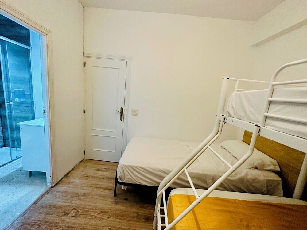 Фото Punta Me Rooms near Gran VIA