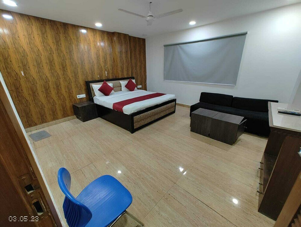 Фото Hotel Crystel Residency