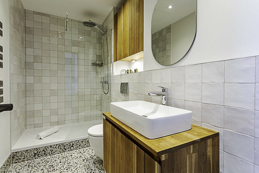 Фото 1-bed Apartment: Close to Wimbledon Station