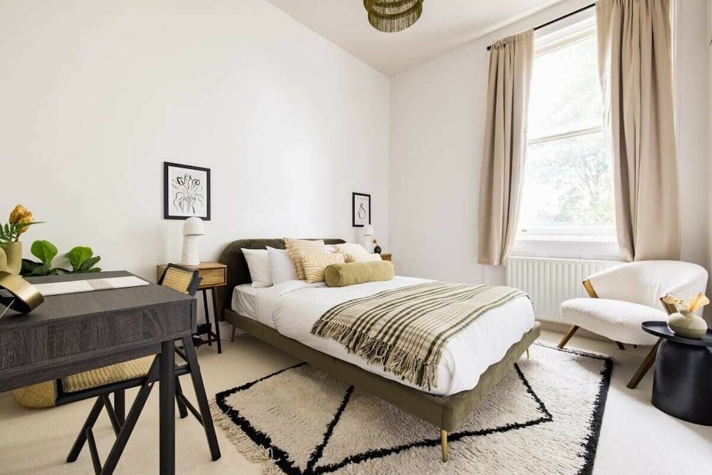 Фото The Eltham Classic - Stunning 1bdr Flat With Garden