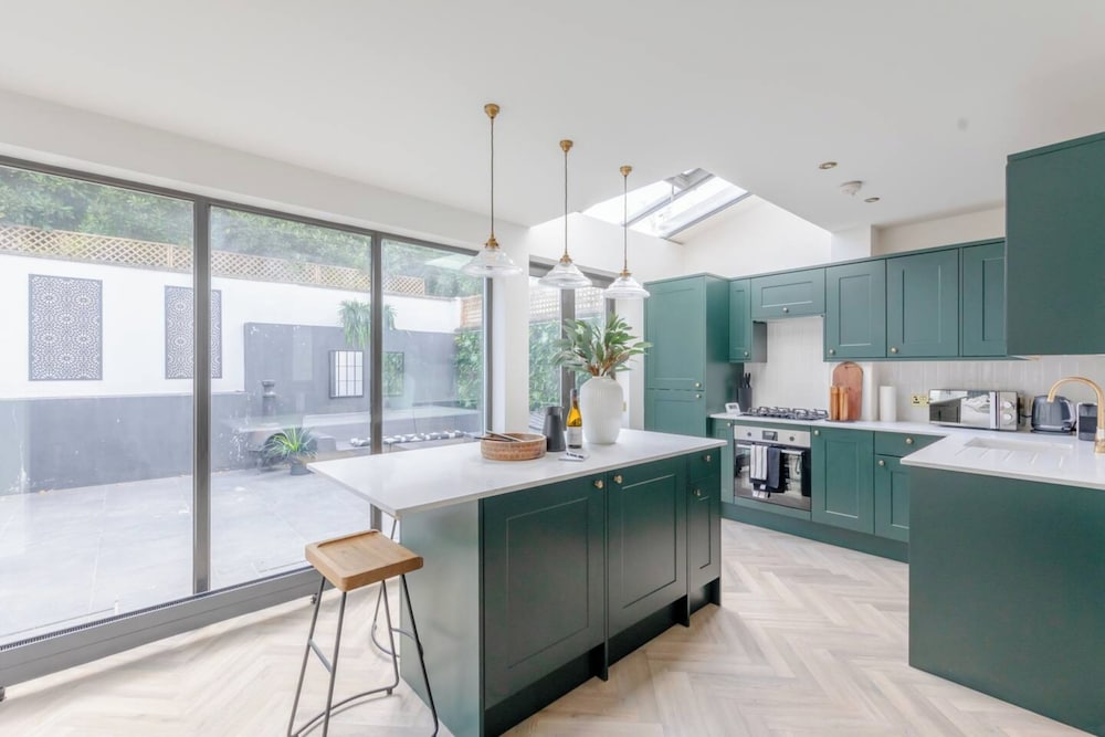 Фото Contemporary Elegance - 2bd Flat, Clapham!