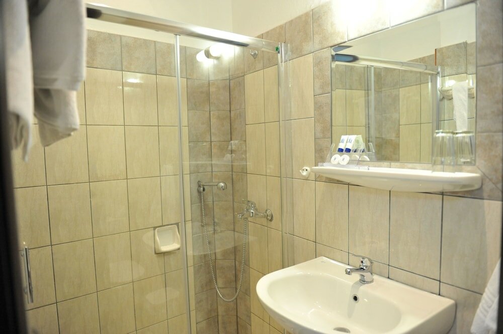 Фото Hotel Emporiko