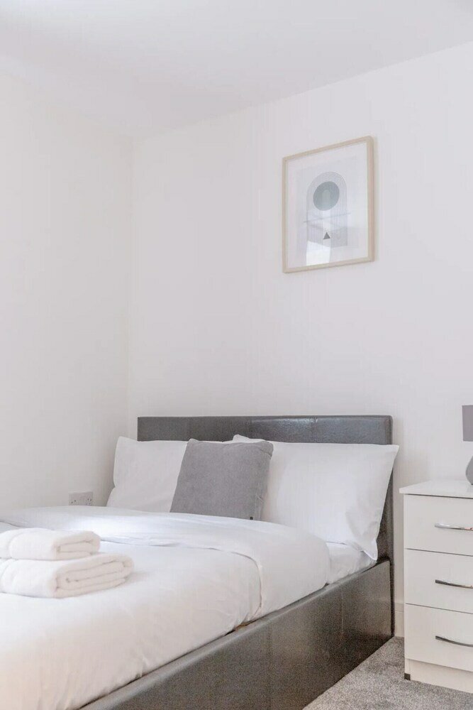 Фото Spacious and Central 4 Bedroom Flat - West Kensington