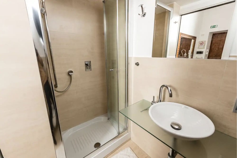 Фото Esquiline Suites