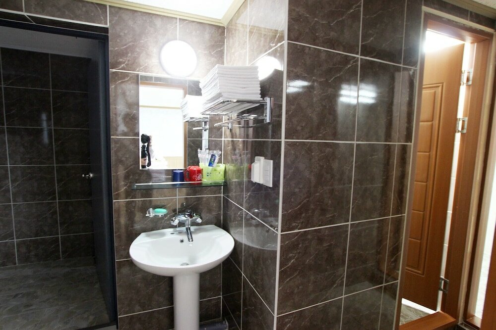 Фото Ulleung Hwangje Hotel