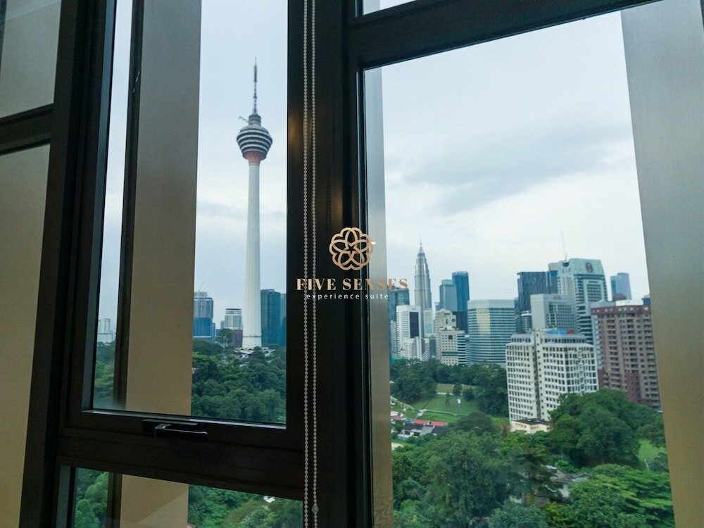 Фото Ceylonz Suites by Five Senses