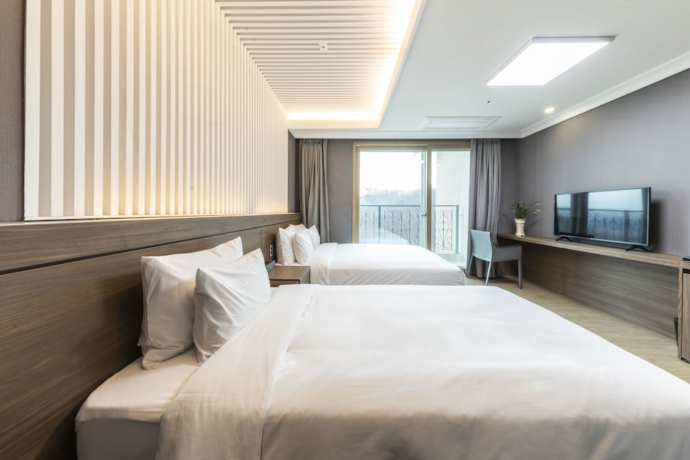 Фото Baekhak Jayuro Resort