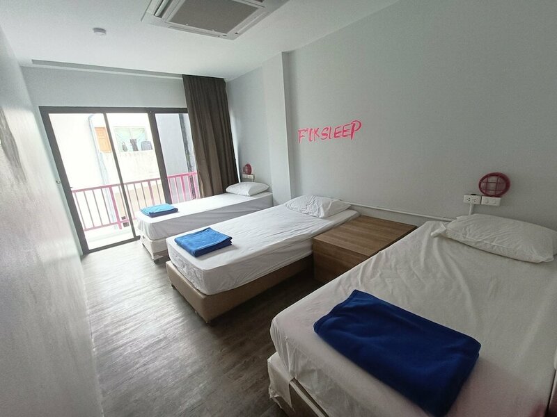 Гостиница Slumber Party Surf Kata Phuket