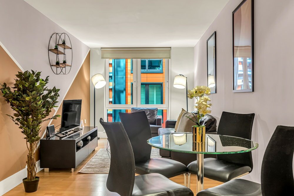 Фото 1 Bed Serviced Apartment near Blackfriars