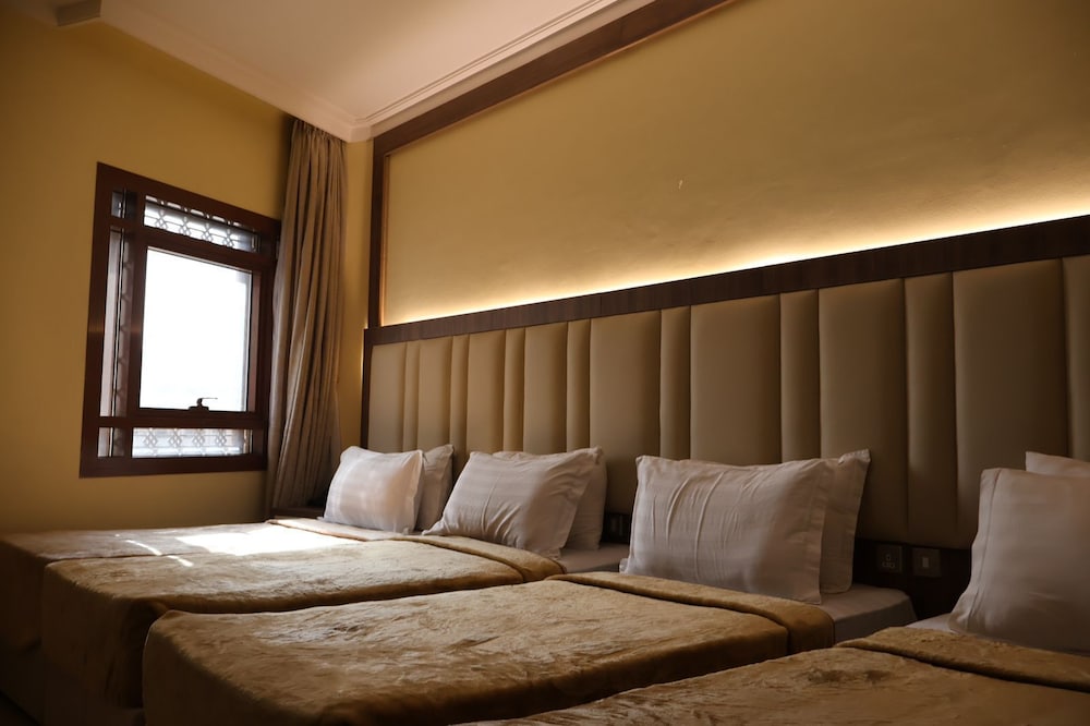 Фото Grand Zowar