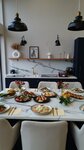 IV Furshet (Velizhskaya Street, 12А) ، تقديم الطعام