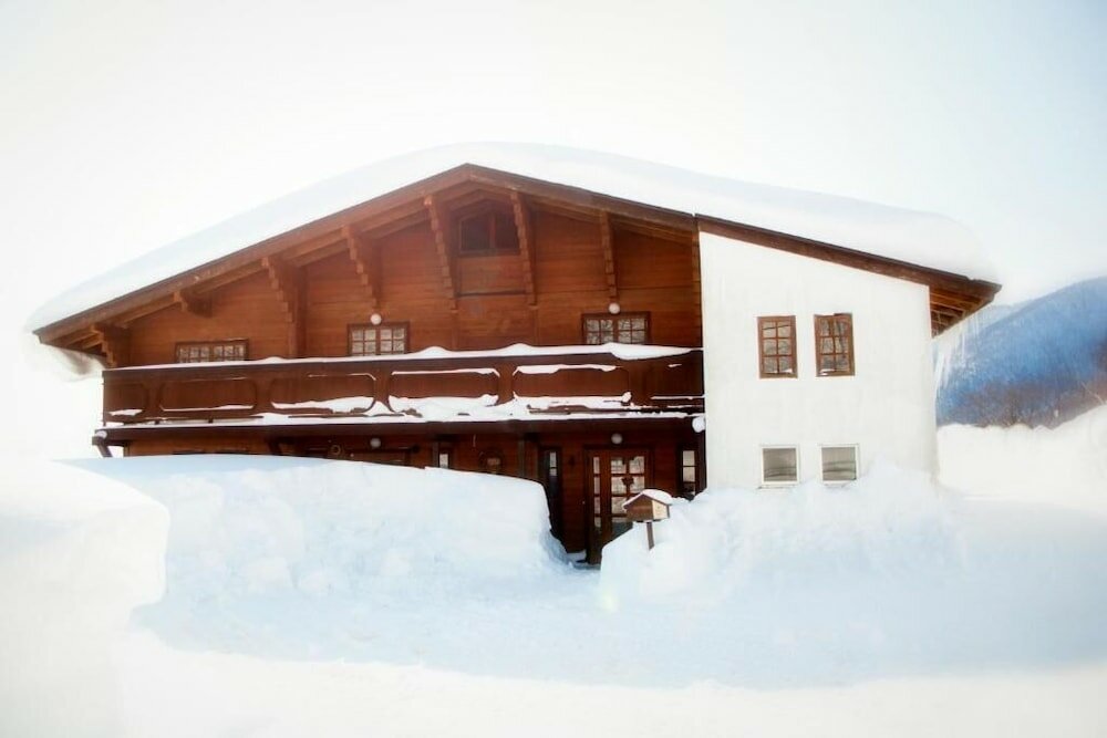 Фото Snowball Chalet at Madarao Mountain