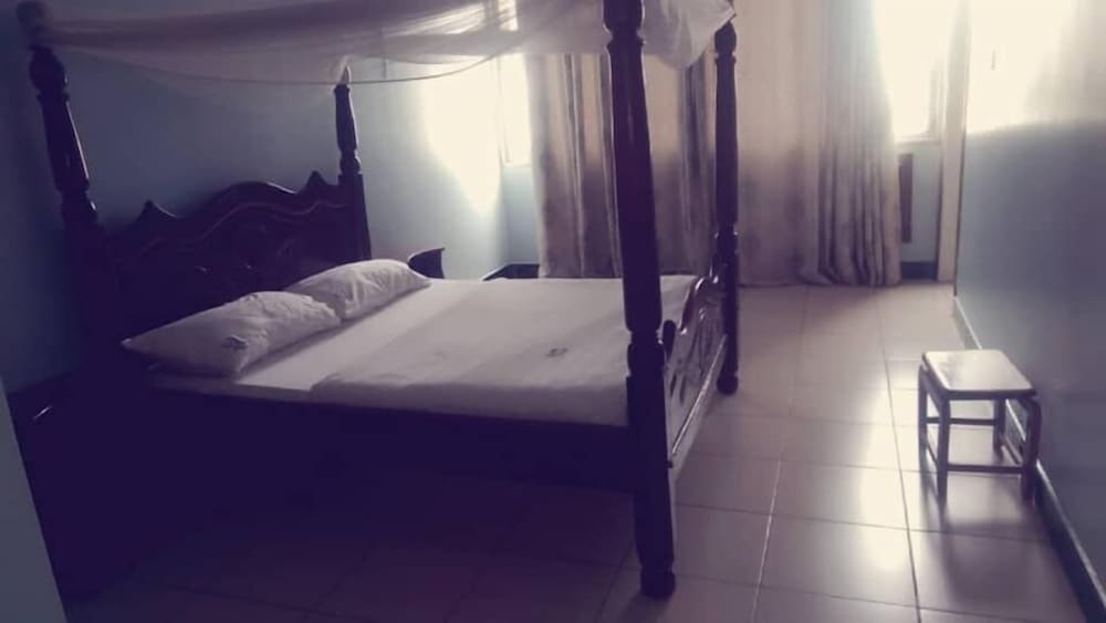 Фото Jeliza Hotel