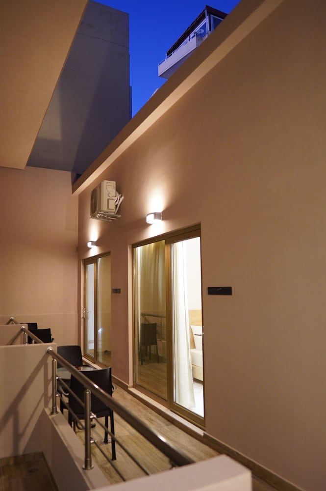 Фото Marvel Deluxe Rooms