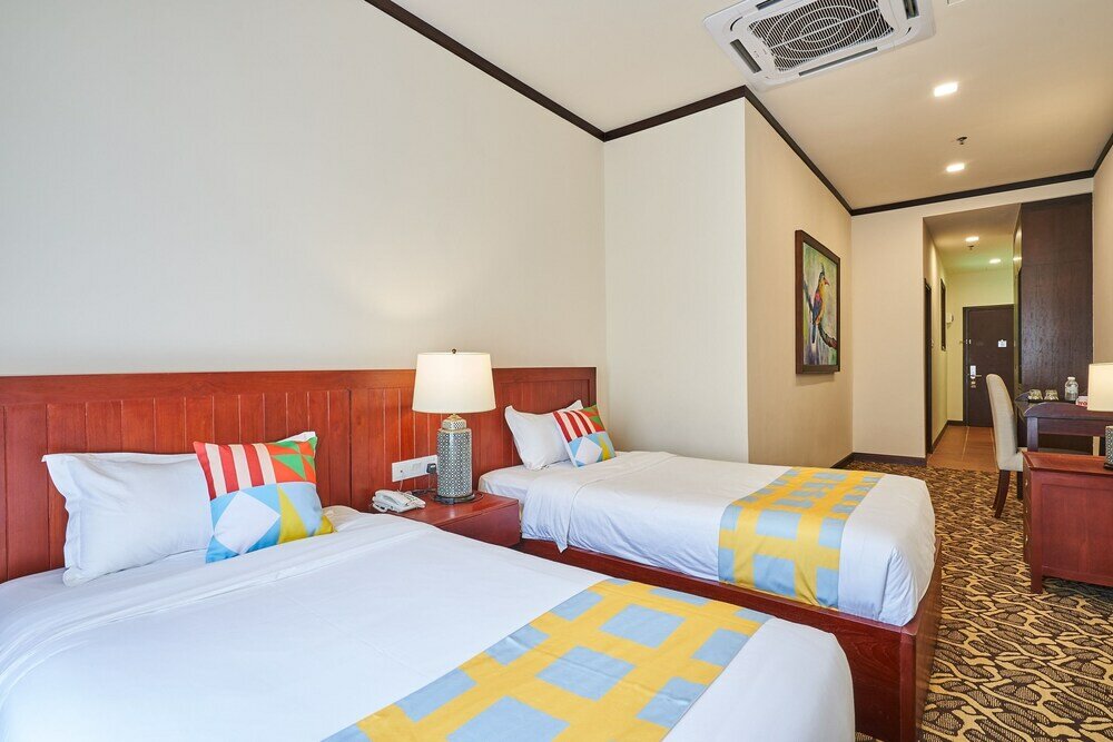 Фото Oyo Home 89377 The Platinum Suites