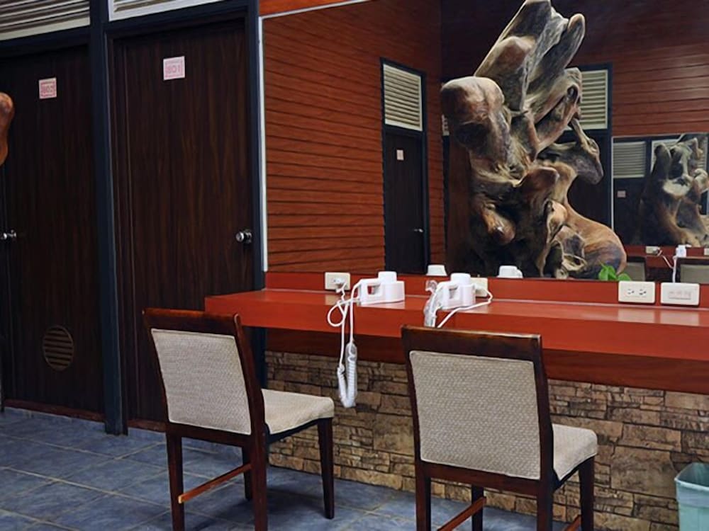 Фото Jiaoxi Hot Springs Hotel