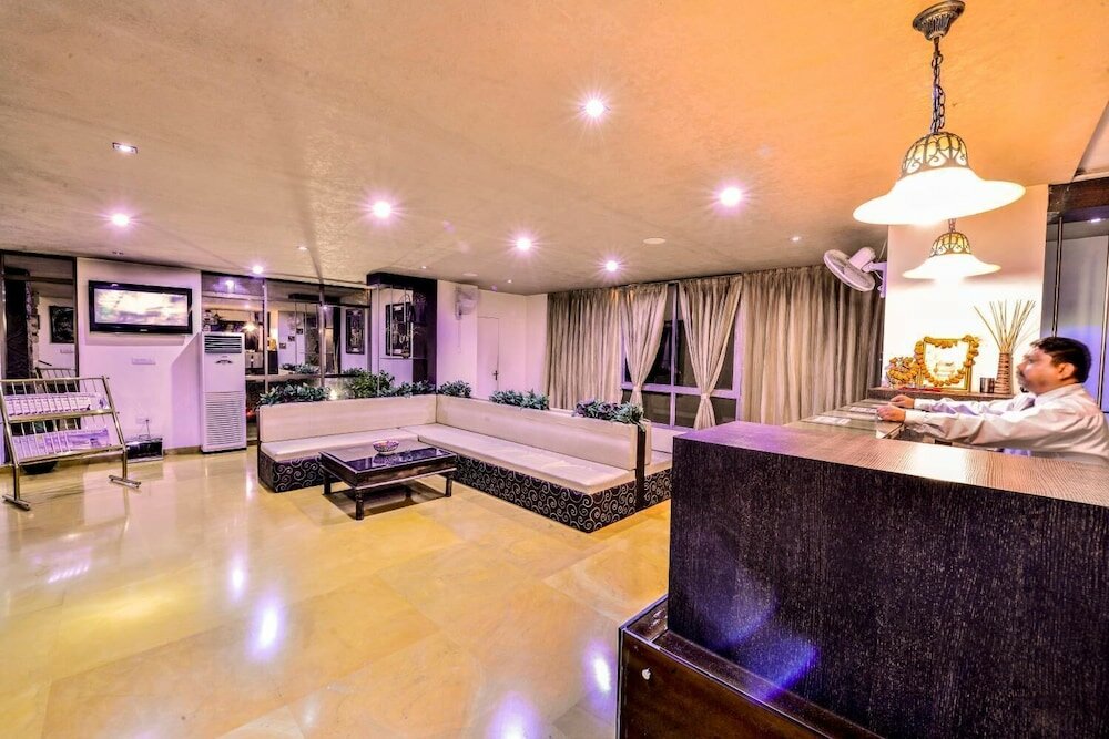 Фото Raghu Mahal Hotel