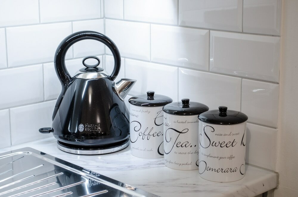 Фото Spacious & Modern 2 Bed Apartment at Knightsbridge London