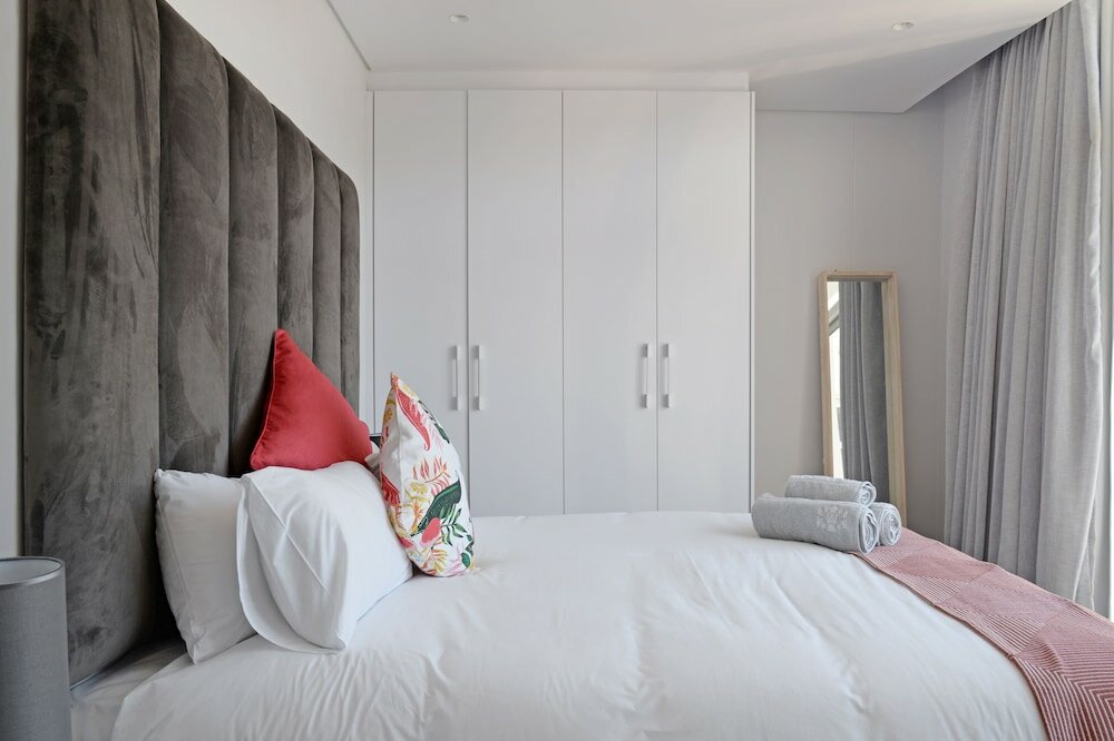 Фото Naomi by Stay Amazing