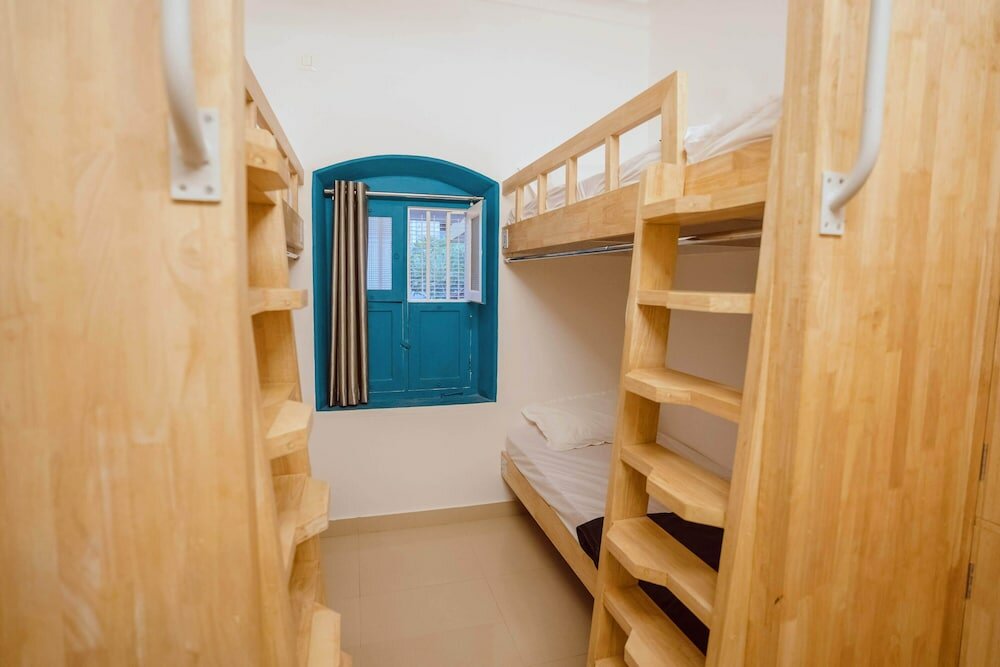 Фото Roambay Hostels