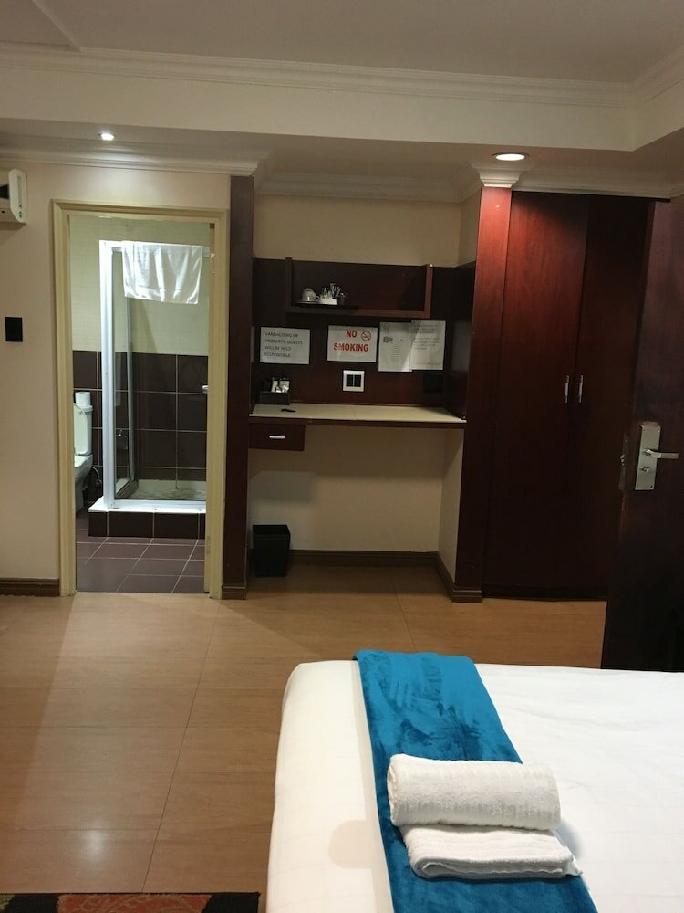 Фото Al Hamra Hotel