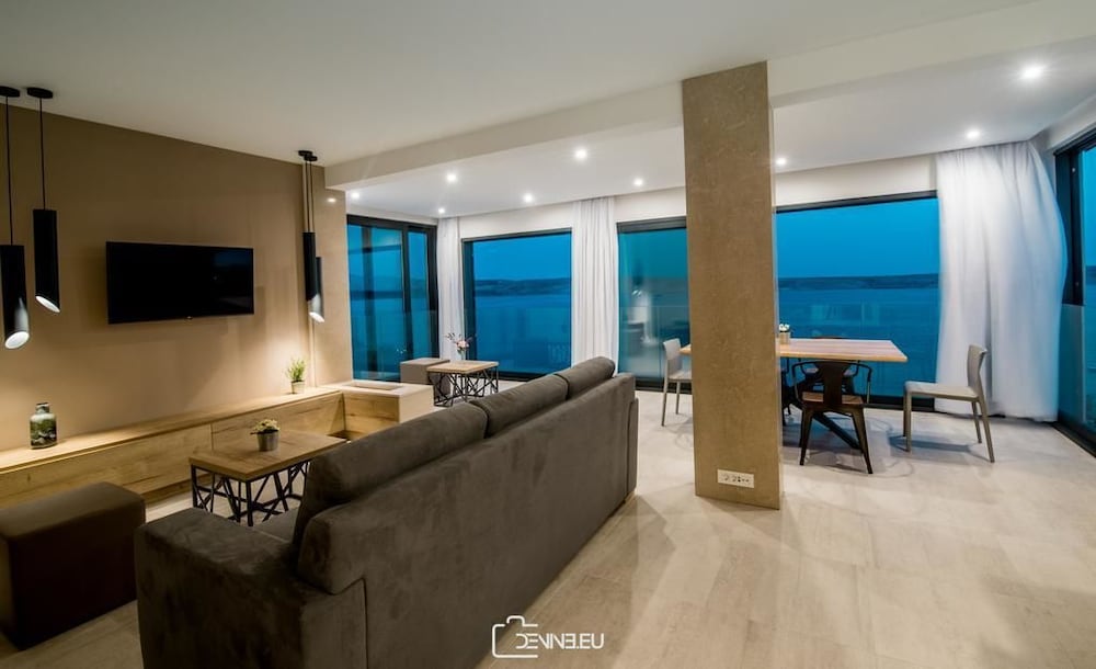 Фото Luxury Apartments Madomi