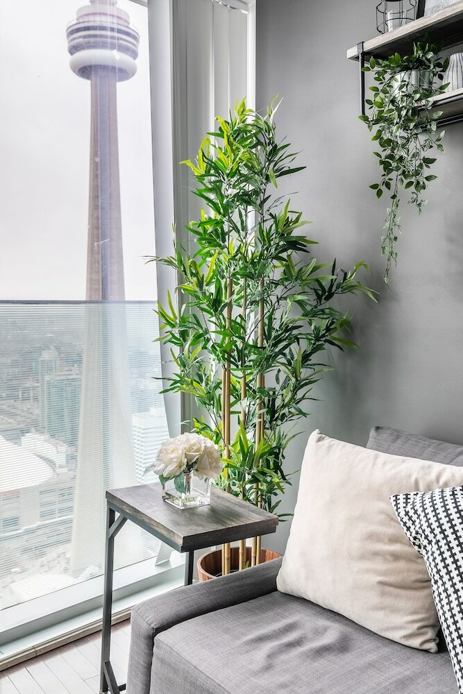 Фото Skytrees Condos at Union Station