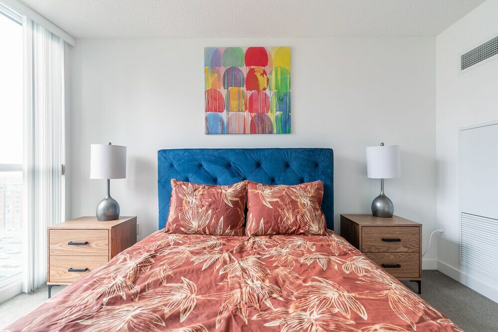 Фото Simply Comfort Stunning Downtown Condos