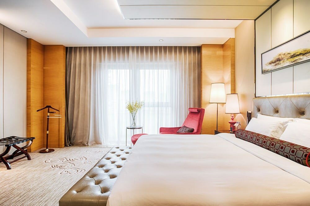 Фото Vaya International Hotel