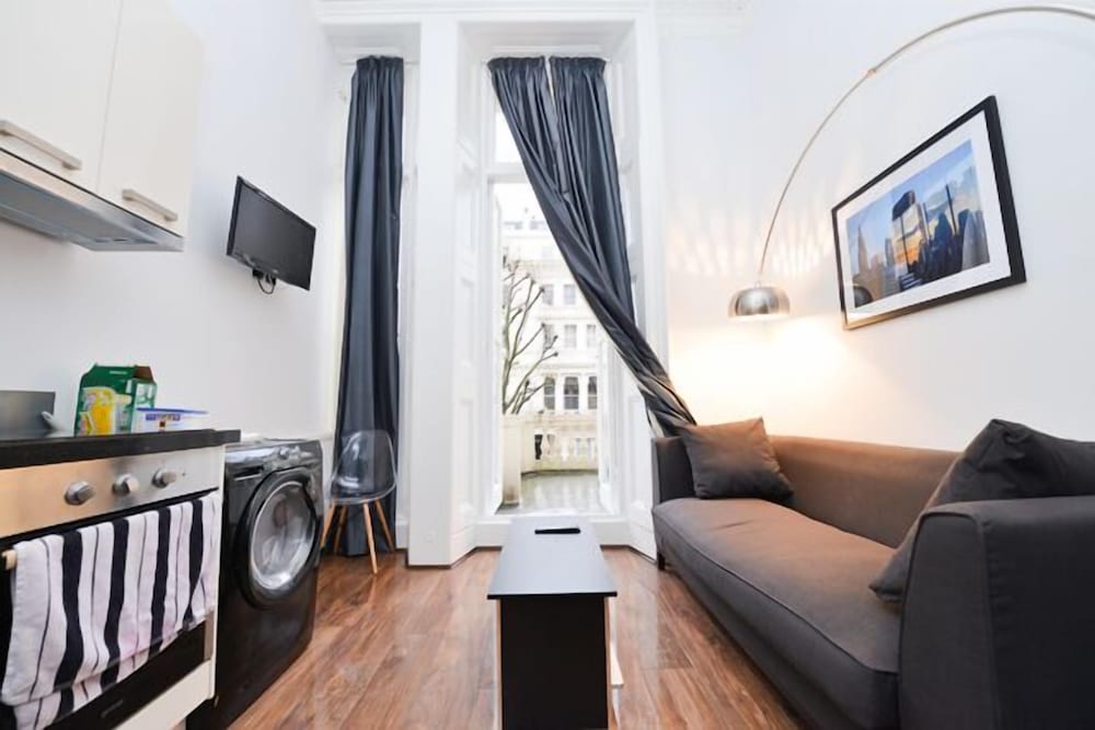 Фото The Dome Hyde Park