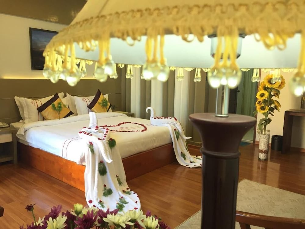 Фото Grand Central Hotel Mandalay