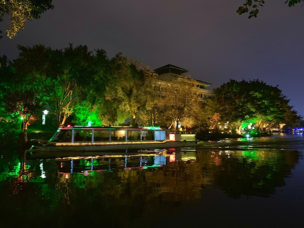 Фото Guilin Lakeside Yige Hotel