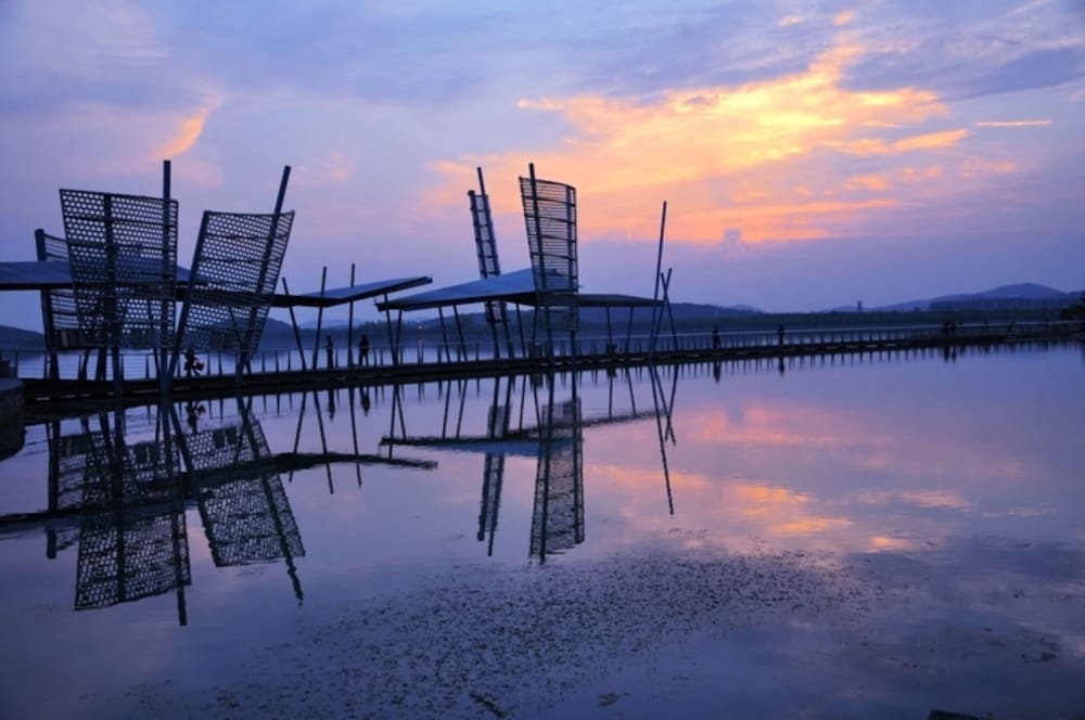 Фото Wuxi Lakeview Park Resort