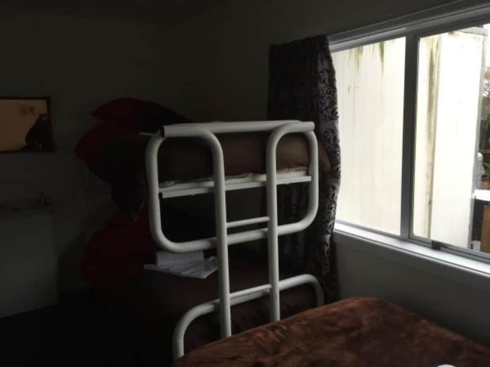 Фото Kokatahi Valley Country Inn