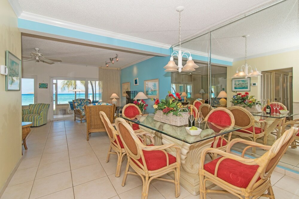 Фото The Colonial Club, Oceanfront Condos