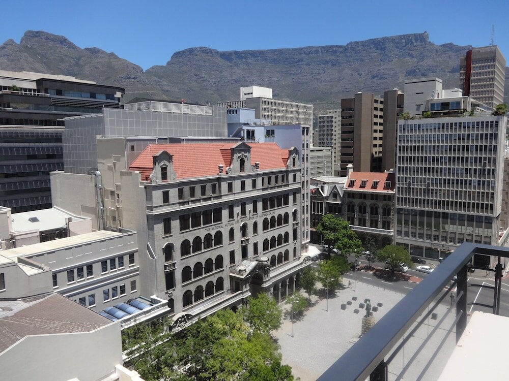 Фото Trendy 1-br City Center Apt