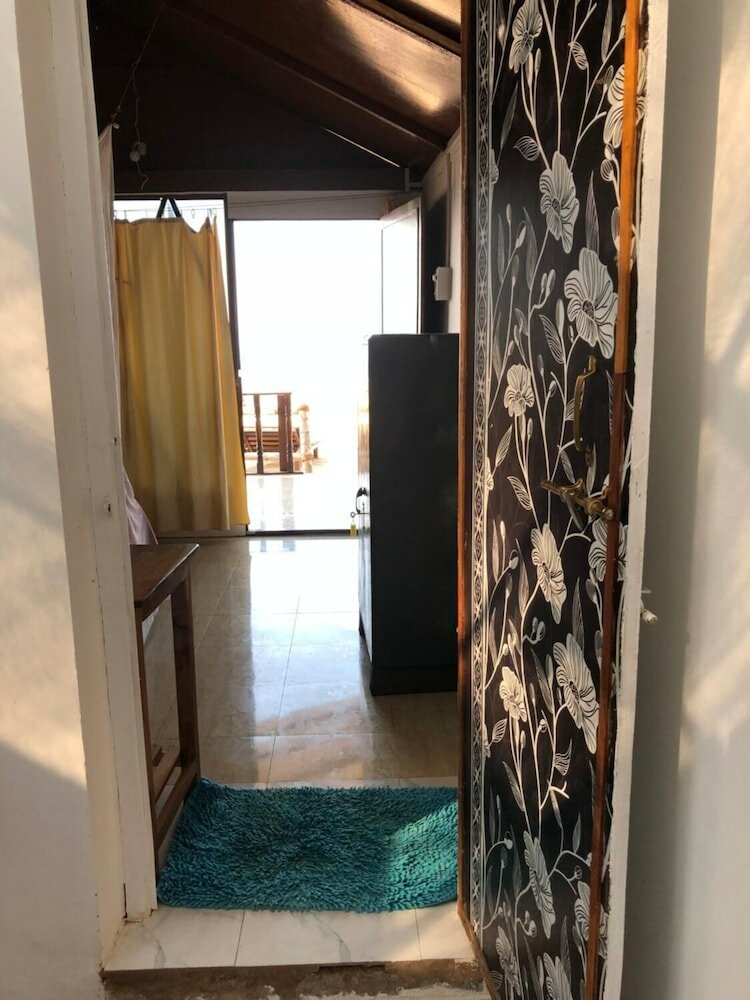 Фото Madhu Beach Huts