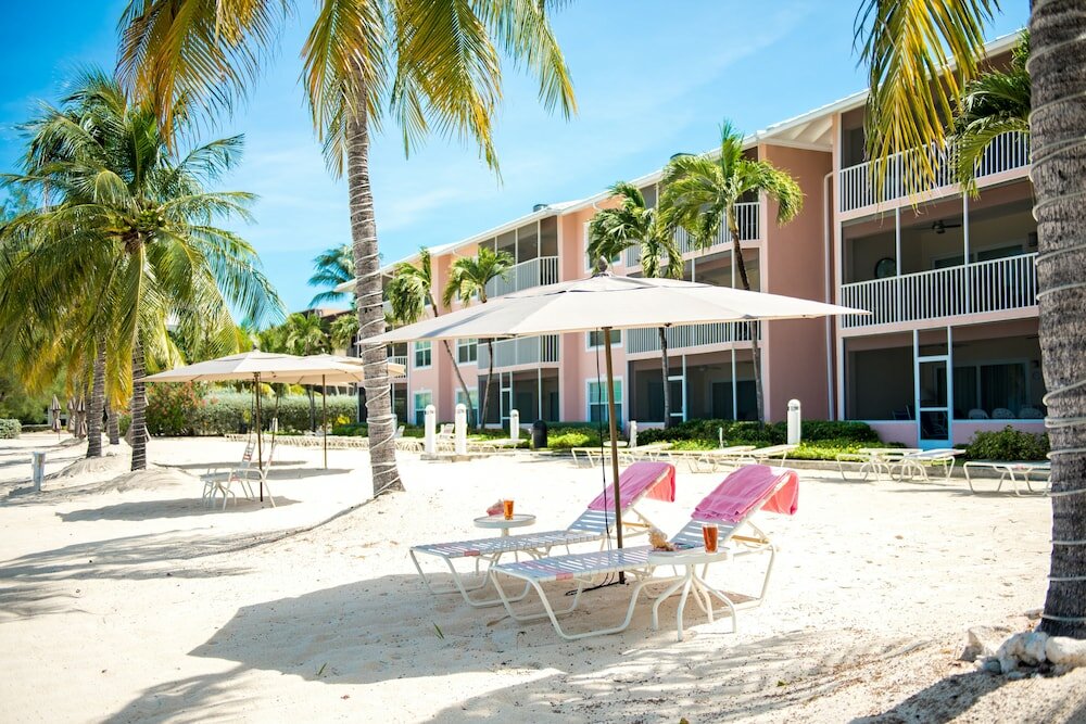 Фото The Colonial Club, Oceanfront Condos