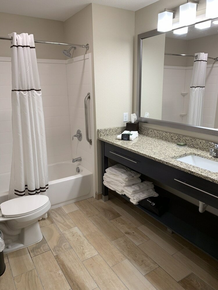 Фото GrandStay Hotel & Suites Spicer