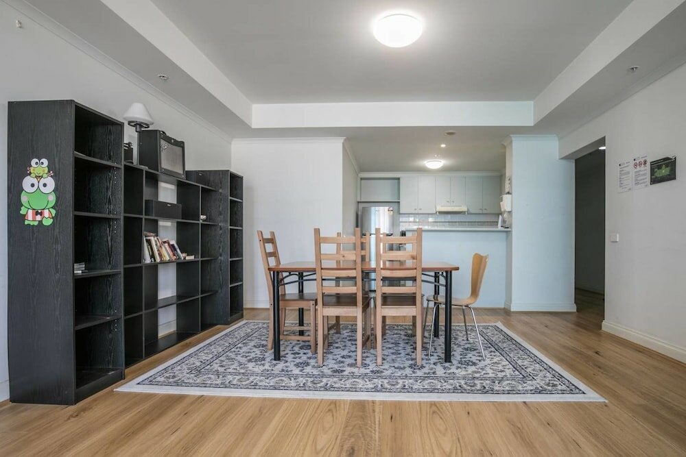 Фото 3 Bedrooms 2 Car Parks Carlton Garden Opposite