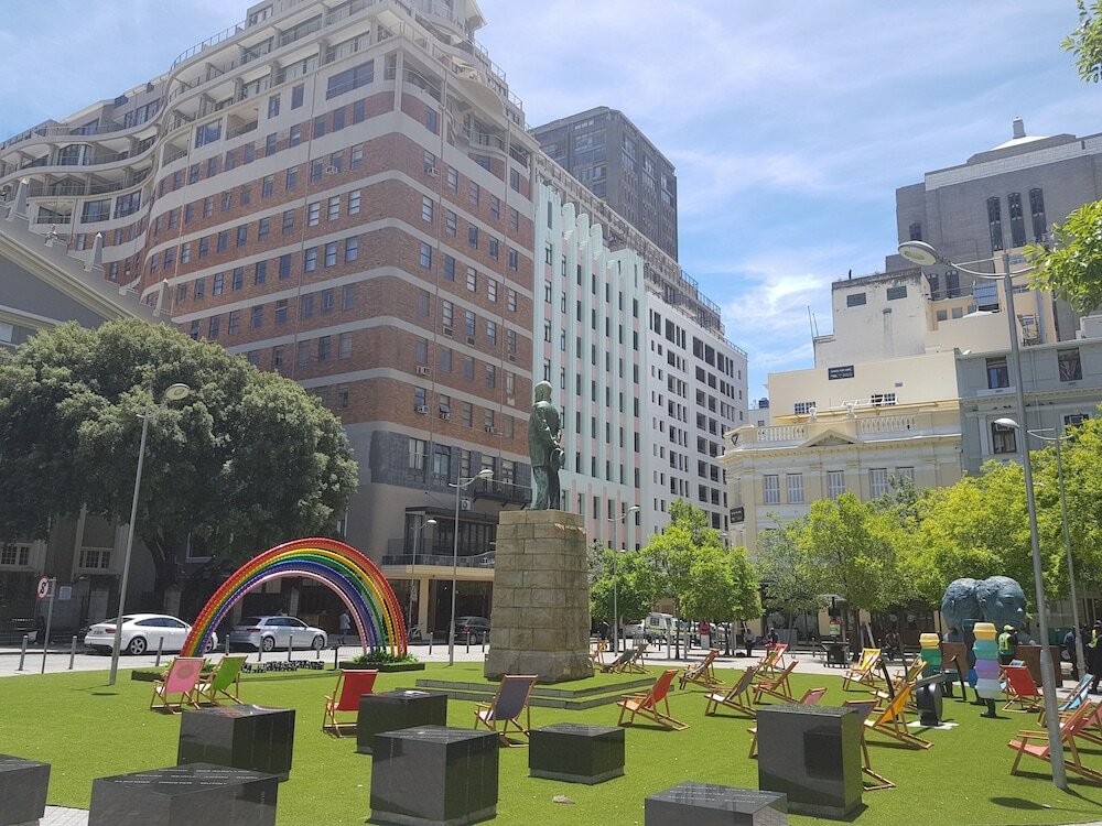 Фото Trendy 1-br City Center Apt